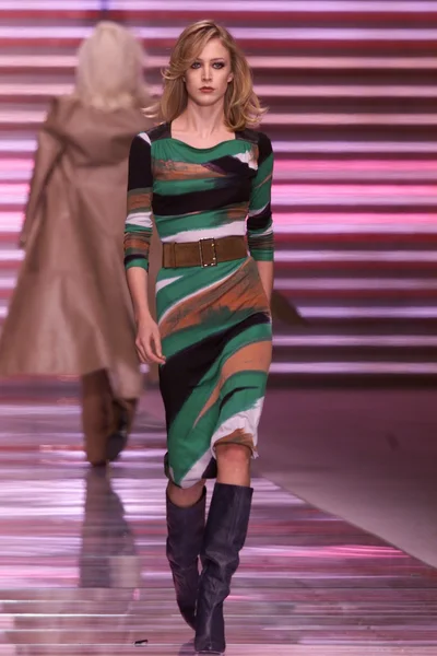 Look 19